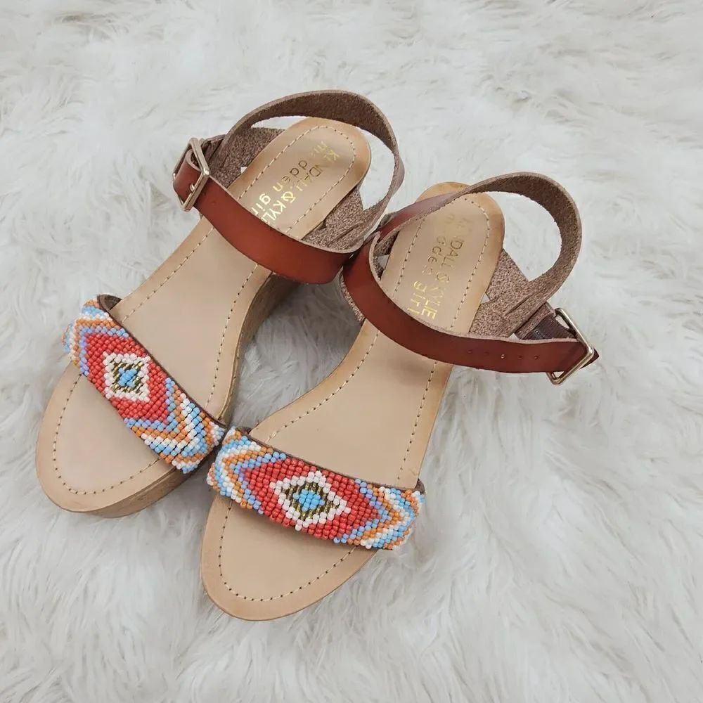 MADDEN GIRL X KENDALL & KYLIE AVAALONโWOMEN'S SIZE 8.5 BEADED KORK WEDGEโNavajo